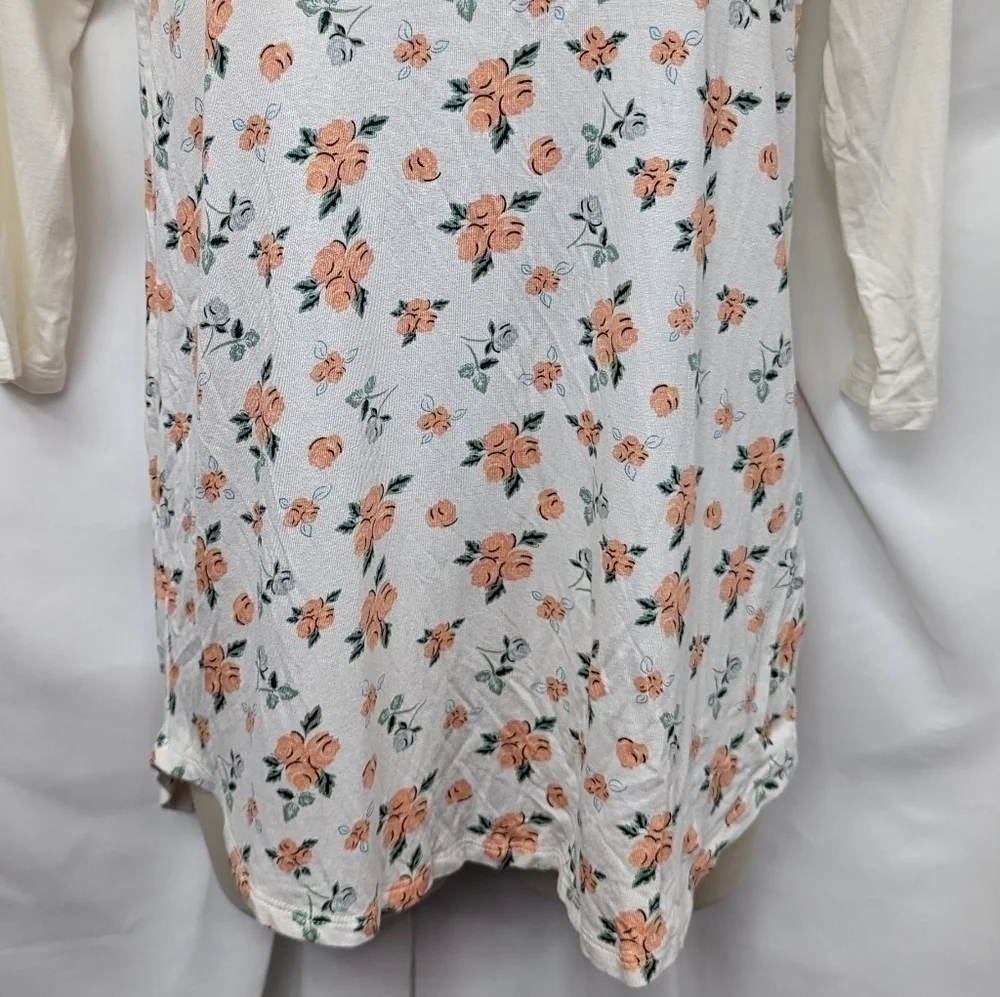 DE Collection NWT Ball Game Rose Blossoms Tee Sz XS
